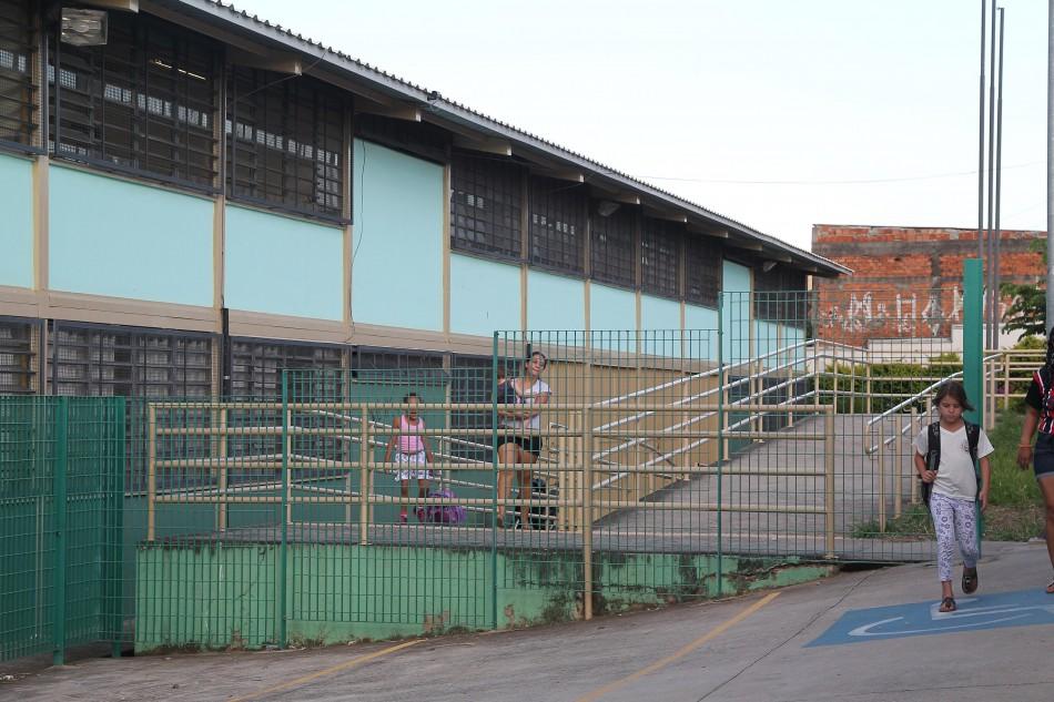 Escola Glória Aparecida Rosa Vianna, no Satélite Íris 3, em Campinas: vândalos são suspeitos de colocar fogo na biblioteca (Cedoc/RAC)