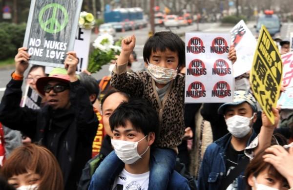 Manifestações antinucleares no Japão na véspera de 2º aniversário de Fukushima (France Presse)