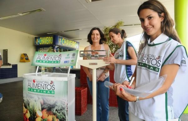 Nutricionistas do Banco aproveitaram a ação para oferecer aos clientes orientações gratuitas sobre alimentação saudável (Érica Dezonne/AAN)