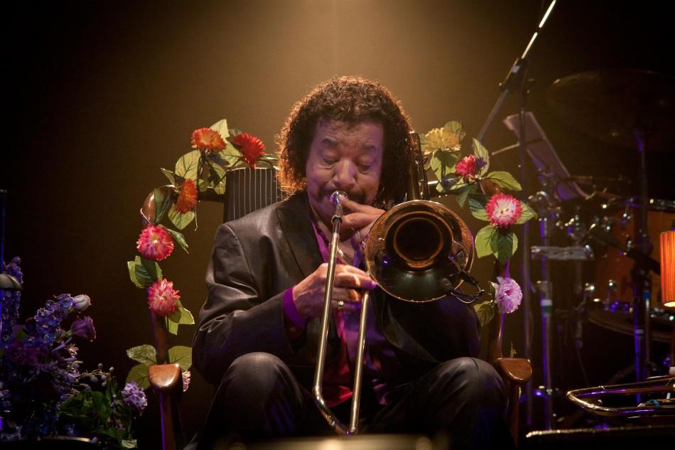 O trombonista Raul de Souza exibe repertório com samba, jazz e choro (Divulgação)