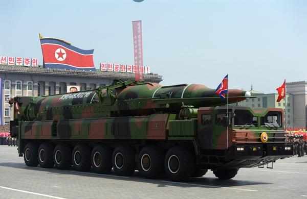Governo da Coreia do Norte mostrou em 2012 suas armas de médio alcance (France Press)