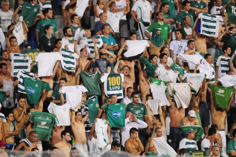 Com a vitória sobre o São Caetano, jogadores do Guarani esperam que os torcedores venham (Cedoc/RAC)