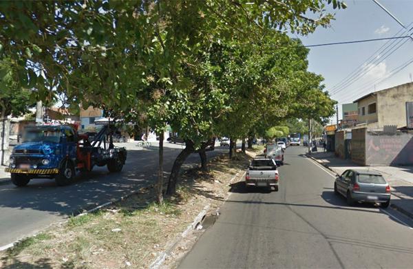Denúncias anônimas à PM davam conta de que havia carros roubados em uma auto peças da Avenida Ruy Rodrigues (Reprodução/Google Maps)