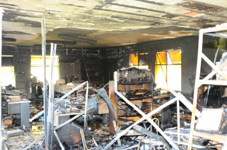 Área da biblioteca do Instituto de Estudos da Linguagem da Unicamp destruído pelo fogo no domingo (Elcio Alves/AAN)
