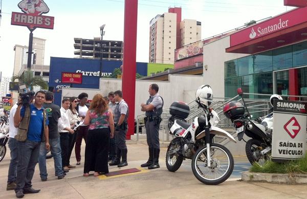 Ação dos bandidos foi abortada; Águia da PM usado nas buscas dos suspeitos (Érica Dezonne/ AAN)