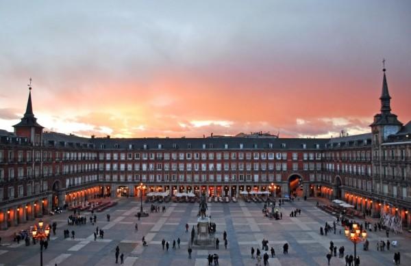 A Plaza Mayor, bem no Centro de Madri (Eduardo Gregori/AAN)