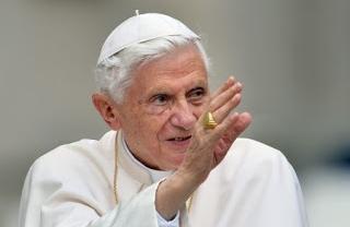 Bento XVI disse que renunciou porque suas 'forças tinham diminuído', nos últimos meses (France Press)