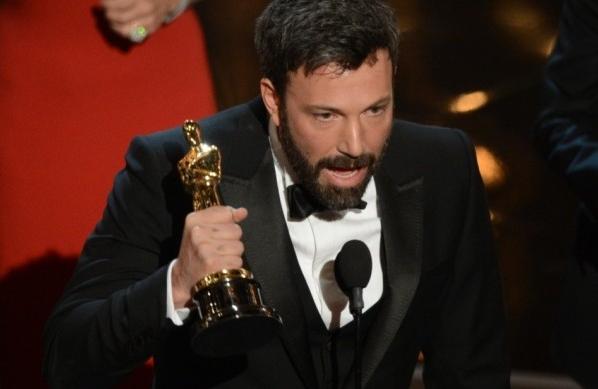 Ben Affleck durante o discurso de agradecimento ao Oscar 2013 de Melhor Filme por "Argo" (France Press)