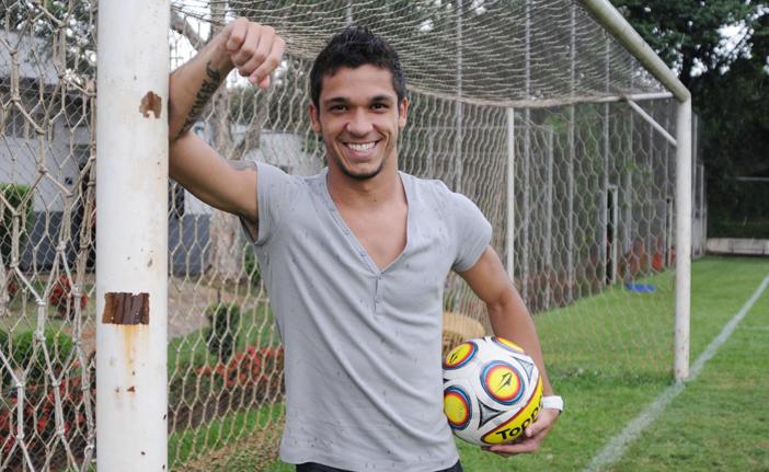 Everton Santos pode estrear contra o São Caetano no dia 10 (Edu Fortes/AAN)