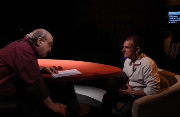 Antonio Abujamra entrevista João Falcão, no programa "Provocações", da TV Cultura (Divulgação)