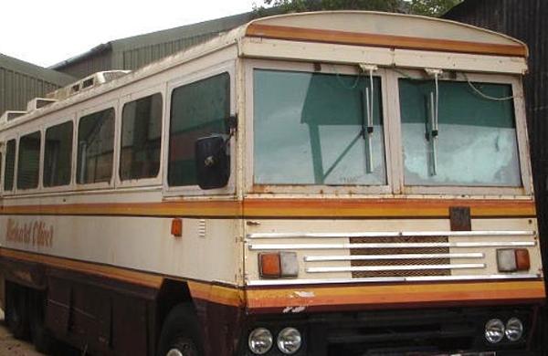 Ônibus blindado utilizado por Margareth Tatcher é leiloado na Inglaterra (Divulgação)