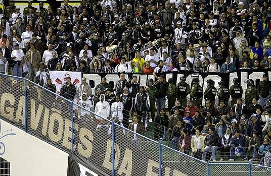 Torcida corintiana durante jogo válido pela primeira rodada do Grupo 5 da Taça Libertadores da América: empate entre San José e Corinthians, por 1 a 1 (Divulgação/Agência Corinthians)