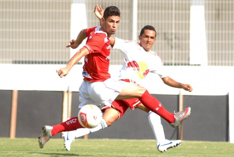 Os números sugerem que a missão de Argel será apenas evitar o rebaixamento, mas o Red Bull trabalha para subir (Leandro Ferreira/AAN)