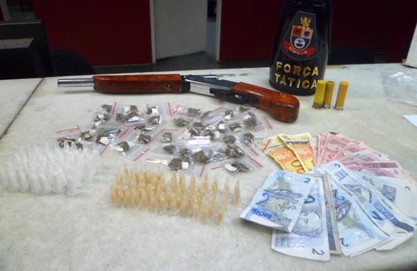 Apreensão das drogas e da arma foi feita no Monte Cristo, em Campinas  (Yasmine Souza/ AAN )