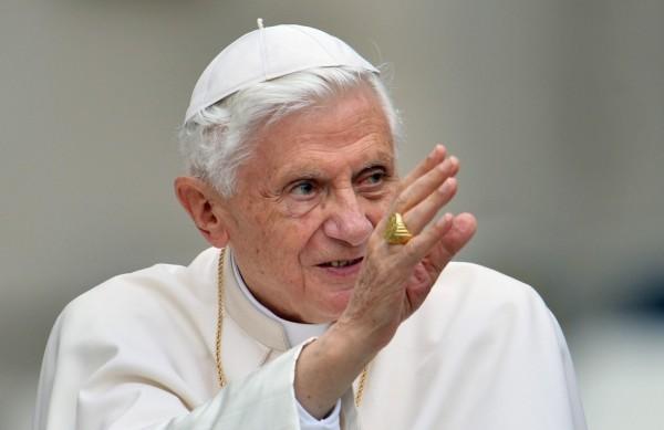 Bento XVI vai deixar o papado em 28 de fevereiro (France Press)