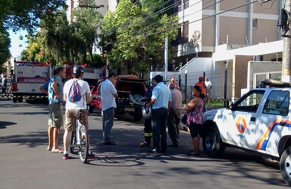 Equipe do Corpo de bombeiros e da Defesa Civil foram acionadas  (Dorinaldo Oliveira/ Correio Popular)