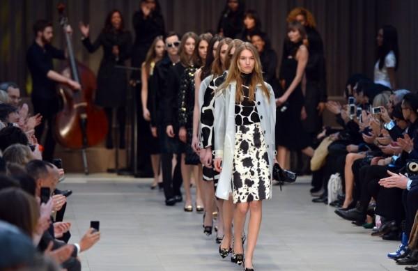 Desfile da Burberry na Semana de Moda de Londres (France Press)