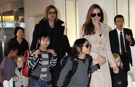 A família de Brad Pitty e Angelina Jolie (France Presse)