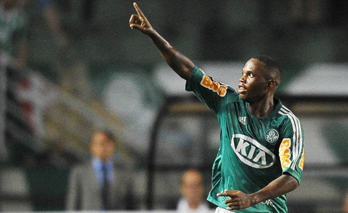 Patrick Vieira fez o gol que deu a vitória ao Palmeiras (Nelson Almeida/France Press)