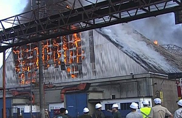 Incêndio atinge dois armazéns no Porto de Santos  (Reprodução/TV Globo/TV Tribuna)