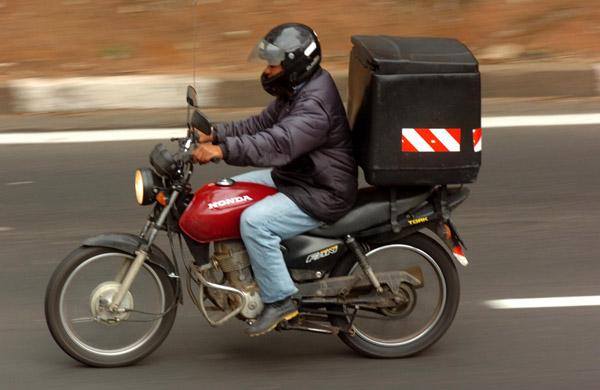 Só na capital são cerca de 200 mil profissionais, de acordo com o Sindicato dos Motoboys de São Paulo (Sindimotos) (CEDOC)