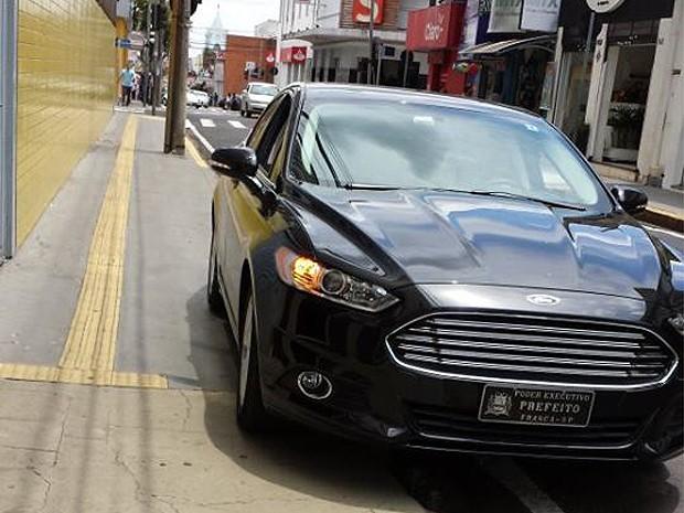 A falta de vagas surgiu após a prefeitura cortar em dois meses mais de 300 espaços para carros ( Divulgação)