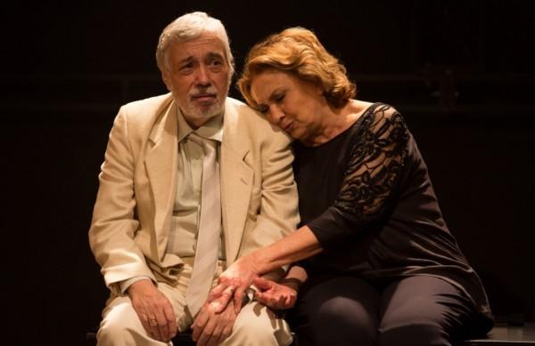 Eva Wilma e Pedro Paulo Rangel em cena da peça 'Azul Resplendor' ( Divulgação)