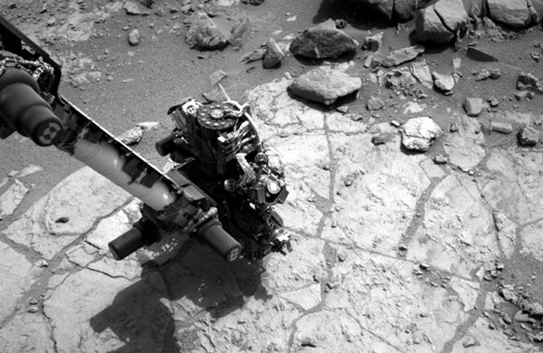 A Nasa estima que as amostras de rochas, extraídas de uma cratera de 1,6 cm de diâmetro e de 6,4 cm de profundidade (FRANCE PRESS)
