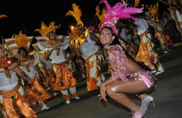 Passistas fazem a festa no Carnaval de rua de Campinas (Cedoc/RAC)