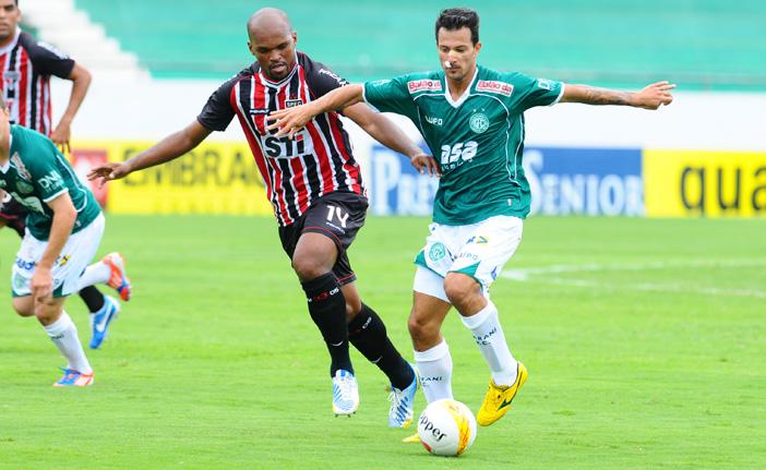 Thiago Gentil em lance da partida deste sábado (09) contra o São Paulo no Brinco (Elcio Alves/AAN)