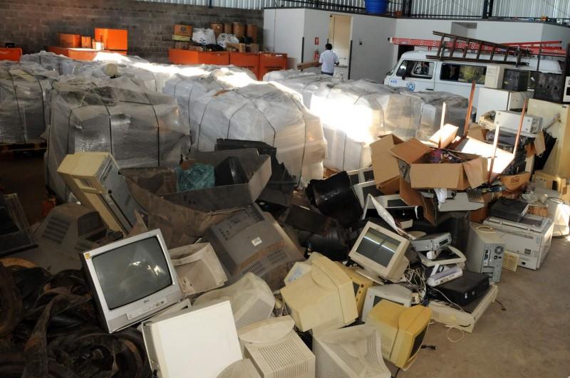 Equipamentos eletrônicos foram levados para empresa de Suzano (Divulgação)
