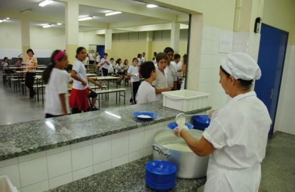 Certame iria definir a empresa contratada pela Ceasa que forneceria durante um ano alimentos para a rede (Cedoc RAC)