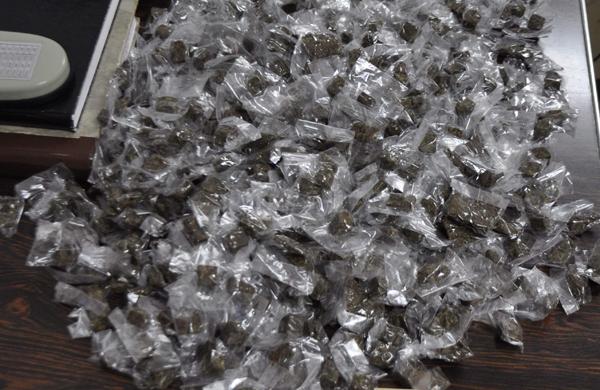 Droga apreendida na casa do suspeito renderia cerca de R$ 7,3 mil (Divulgação)