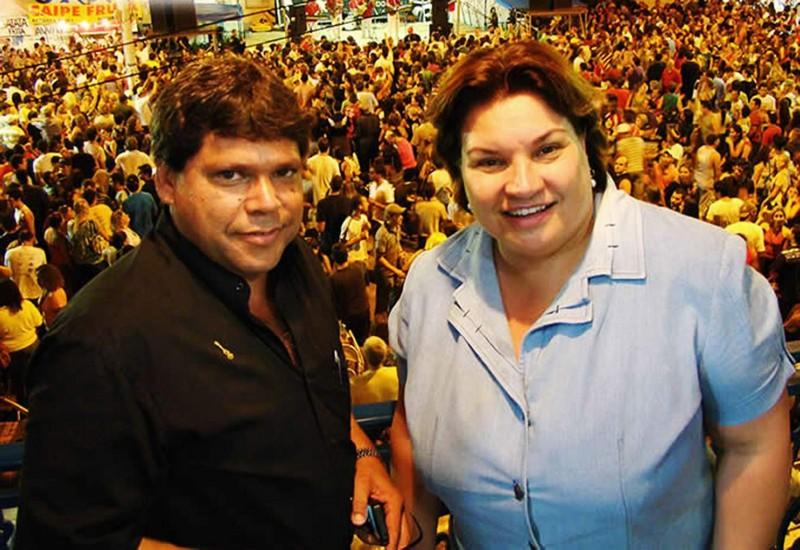 Fábio Monteiro, idealizador do projeto, e a secretária de Cultura Rosângela Camolese (Adilsol Zavarize)