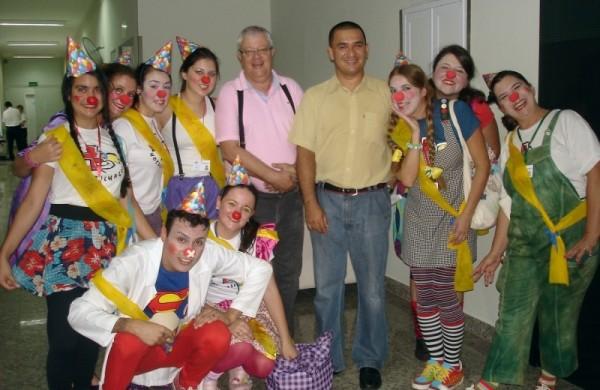 Com o provedor Pr. Anips Spina e o Gerente de Qualidade Elias de Souza Maciel (Divulgação)