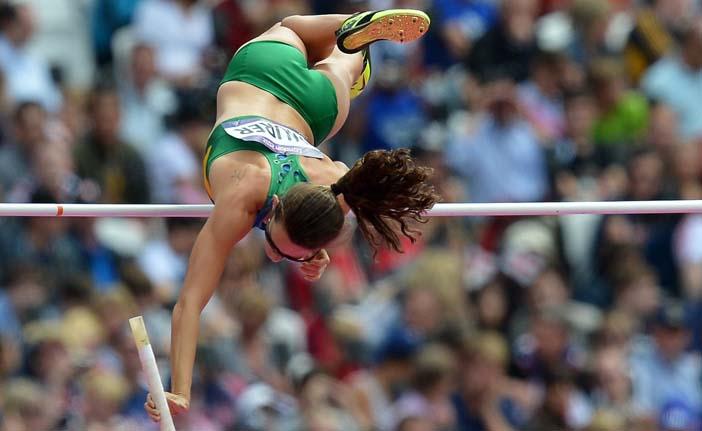 Fabiana Murer visa quebrar o recorde sul-americano indoor, de 4,82 m, que estabeleceu em 2010, em Birmingham (France Press)