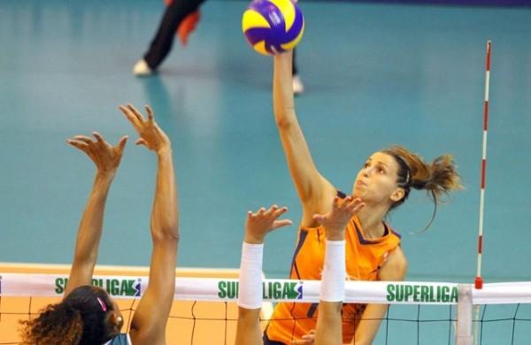 A búlgara Elitsa Vasileva foi a maior pontuadora com 14 acertos (Doro Jr./CBV)