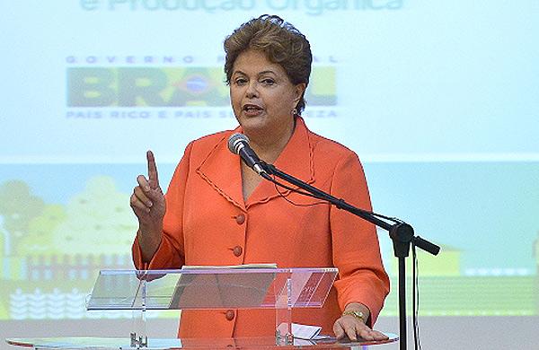 Dilma fez reunião com ministros no Dia de Finados (Agência Brasil)