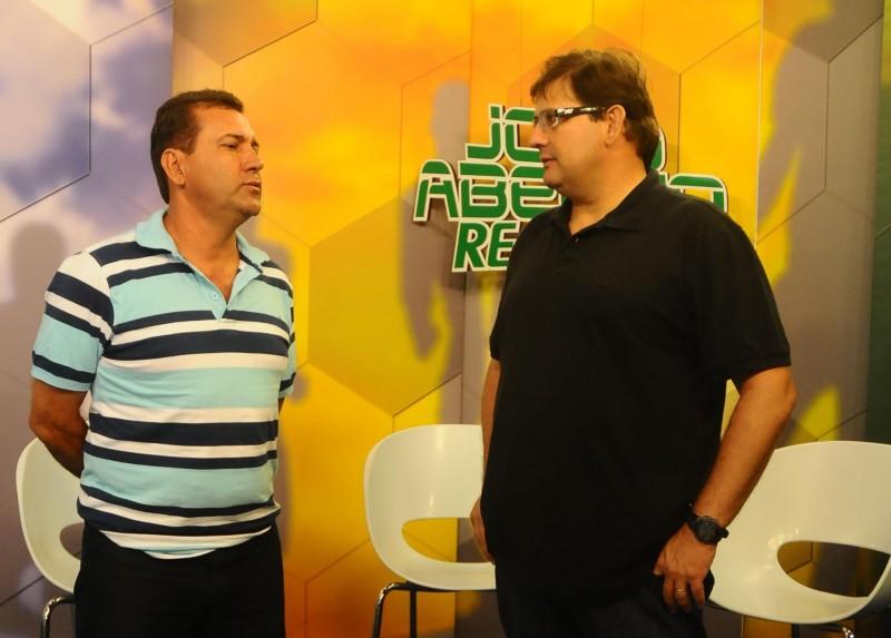 Zé Teodoro, do Guarani, e Guto Ferreira, da Ponte, frente a frente (Érica Dezonne/AAN)