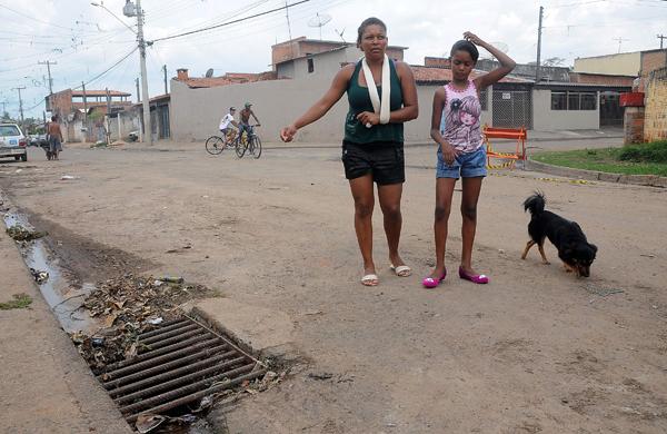 Um dia depois, vítimas relembram os momentos de terror vividos durante a enxurrada ( Carlos Sousa Ramos/AAN)