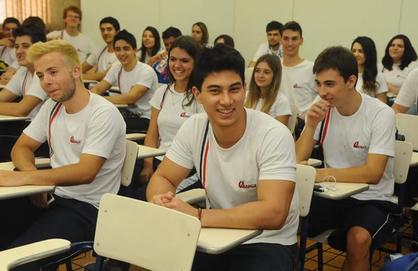 Sala de 3&ordm; ano do Ensino M&eacute;dio do Col&eacute;gio Cora&ccedil;&atilde;o de Jesus, em Campinas ( Dominique Torquato/AAN)