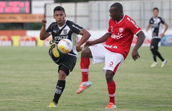 A Ponte Preta teve poucas chances de gol na partida diante do Mogi Mirim (Leandro Ferreira/ AAN )