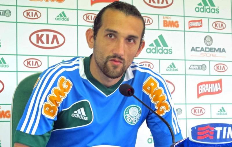 Jogador deve renovar contrato (AAN)