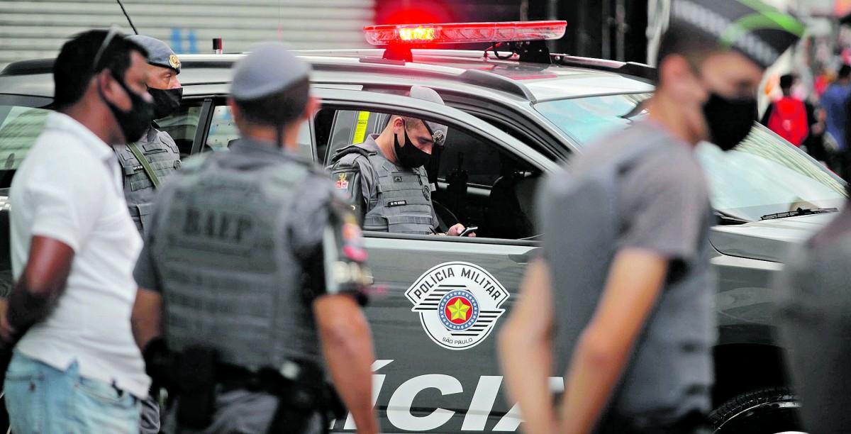 Policiais militares trabalham em um dos inúmeros protestos realizados em Campinas, este ano: meta do governo do Estado é vacinar todos os profissionais de segurança que estão na ativa, totalizando 180 mil pessoas (Diogo Zacarias/ Correio Popular)