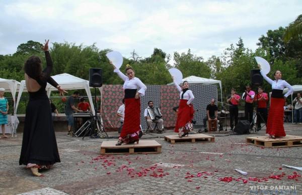 Espet&aacute;culo 'Nosso Flamenco', do Soniquete, mescla dan&ccedil;a, canto, m&uacute;sica brasileira e dan&ccedil;a contempor&acirc;nea ( Divulgação)