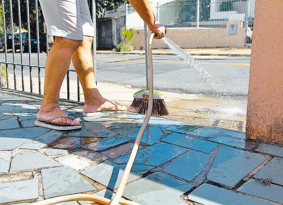 Qualquer d&uacute;vida os consumidores devem entrar em contato com a companhia atrav&eacute;s do telefone 3735-5000 ou 0800 772 1195 (Camila Moreira/ AAN)