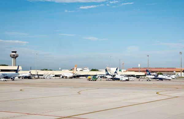 Eleito o melhor do Brasil, aeroporto recebeu 867.253 passageiros e registrou 11.837 movimentos de aeronaves em janeiro ( Divulgação/Viracopos)