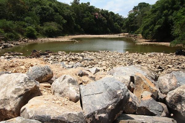 Rio Atibaia teve nesta quinta-feira (13) o pior dia de degrada&ccedil;&atilde;o desde o in&iacute;cio da estiagem ( Janaína Ribeiro/Especial a AAN )
