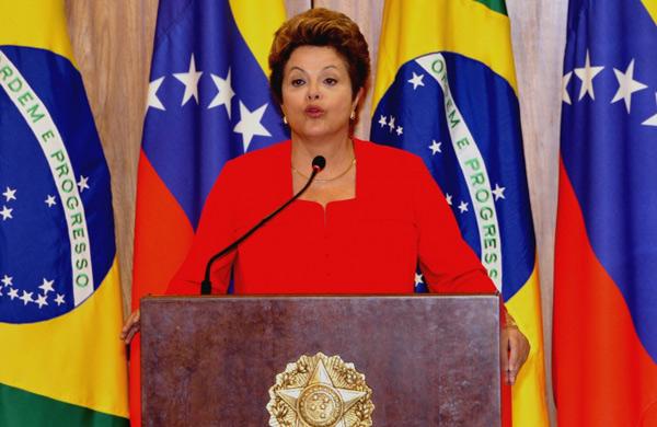 A presidenta Dilma Rousseff durante declara&ccedil;&atilde;o &agrave; imprensa, no Pal&aacute;cio do Planalto (Agência Brasil)