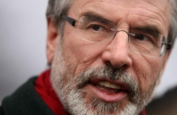 O l&iacute;der nacionalista irland&ecirc;s Gerry Adams, do partido republicano Sinn Fein (France Press)